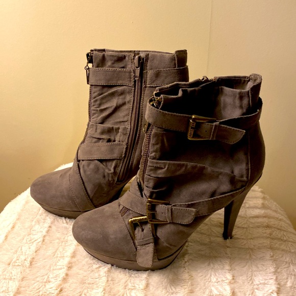 Guess ankle boots! Worn twice, too high for me. - Picture 2 of 4